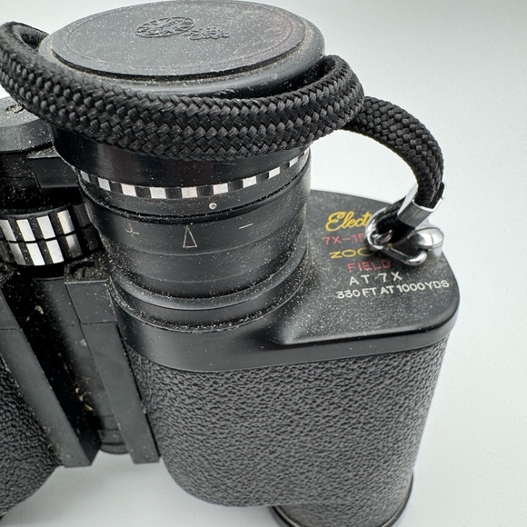 Vintage Tasco Black Binoculars with Case - Picture 4 of 16